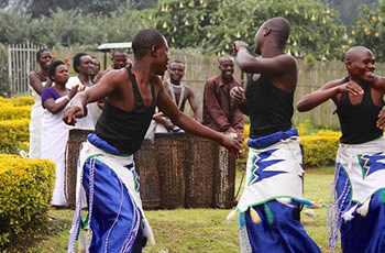 gorilla safari Rwanda